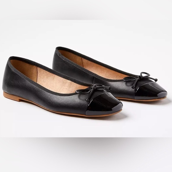LOFT Shoes - “Loft”  Black cap toe ballerina flats; size 7.5; NWOT